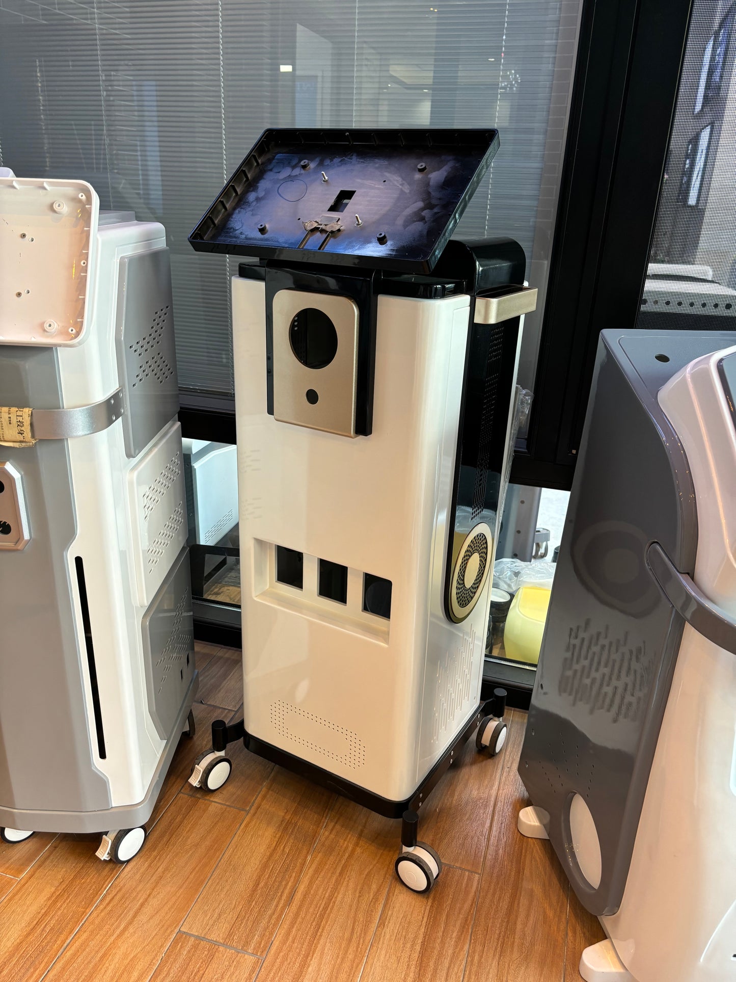 2025 Newest 2000w Professional Diode Laser Permanent Hair Removal Permanent Painless 755 808 940 1064 2 Handles Certificate