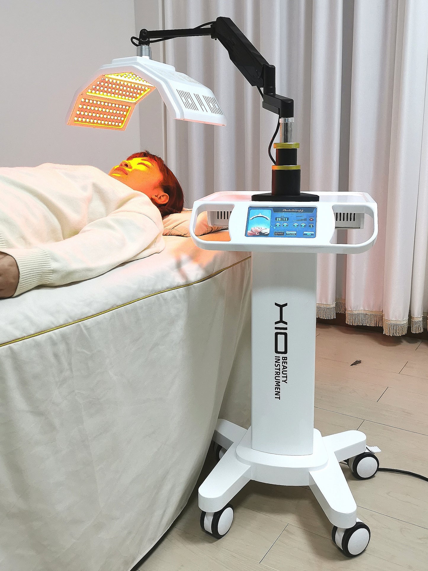 PDT LED Facial Light Phototherapy Skin Care Bio-Light Therapy Device